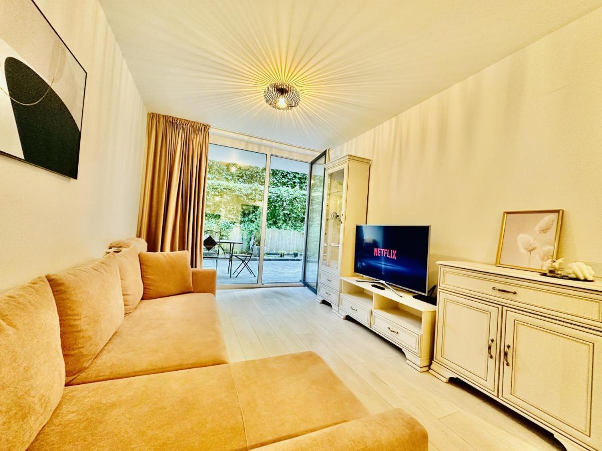 Palfi Apartment With Garden & Parking Клуж-Напока Екстериор снимка